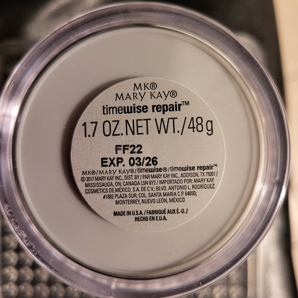 TimeWise Repair Volu-Firm Night Treatment With Retinol - Picture 2 of 2